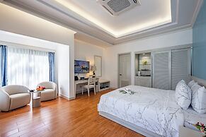 Carmelina Beach Resort