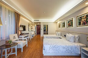 Carmelina Beach Resort