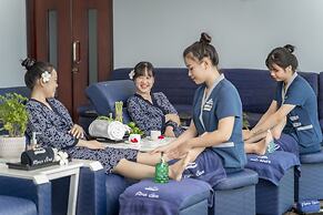 Carmelina Beach Resort