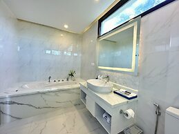 Carmelina Beach Resort