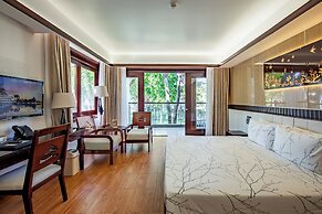 Carmelina Beach Resort