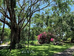 Carmelina Beach Resort