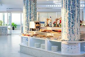 Carmelina Beach Resort