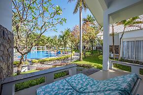 Carmelina Beach Resort