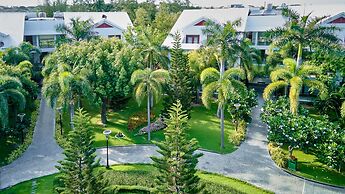 Carmelina Beach Resort