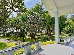 Carmelina Beach Resort