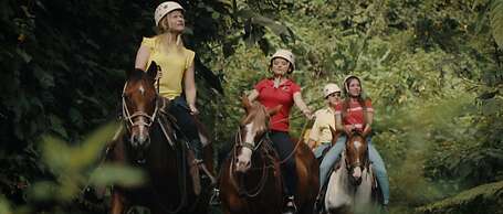 Arenal Paraíso Resort & Thermo Mineral Hot Springs