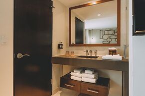 Iberostar Waves Berkeley Shore