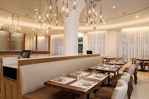 Iberostar Waves Berkeley Shore