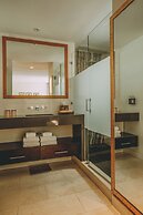 Iberostar Waves Berkeley Shore