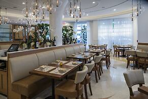 Iberostar Waves Berkeley Shore