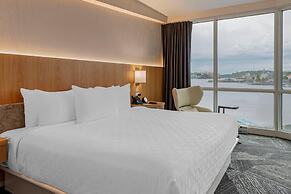 Clarion Lakeside Inn & Conference Centre