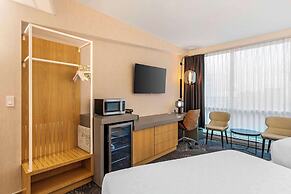 Clarion Lakeside Inn & Conference Centre