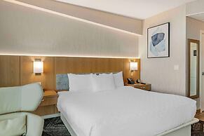 Clarion Lakeside Inn & Conference Centre