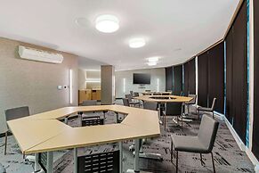 Clarion Lakeside Inn & Conference Centre