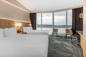 Clarion Lakeside Inn & Conference Centre