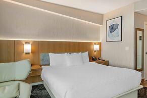 Clarion Lakeside Inn & Conference Centre