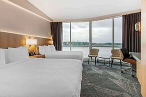 Clarion Lakeside Inn & Conference Centre