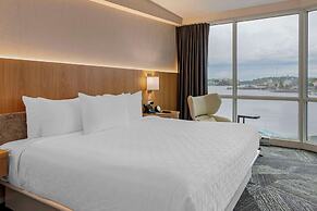 Clarion Lakeside Inn & Conference Centre