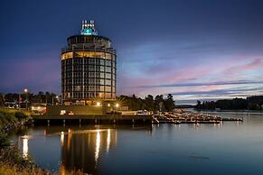 Clarion Lakeside Inn & Conference Centre