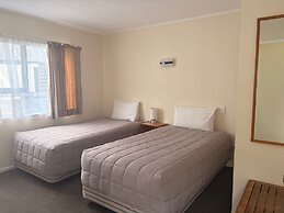 Tudor Lodge Motel