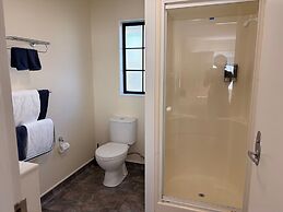 Tudor Lodge Motel