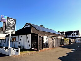 Tudor Lodge Motel