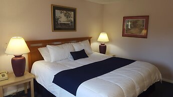 Eastern Inn & Suites