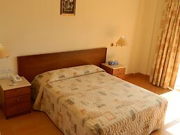 Moniatis Hotel