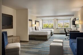 Holiday Inn Express & Suites Colorado Springs Central by IHG