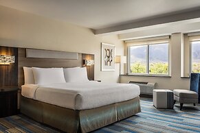 Holiday Inn Express & Suites Colorado Springs Central by IHG