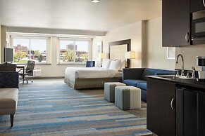 Holiday Inn Express & Suites Colorado Springs Central by IHG