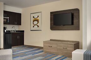Holiday Inn Express & Suites Colorado Springs Central by IHG
