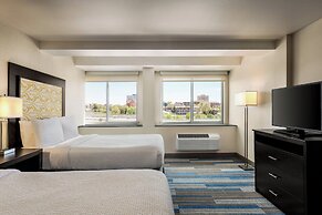 Holiday Inn Express & Suites Colorado Springs Central by IHG