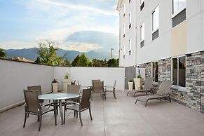 Holiday Inn Express & Suites Colorado Springs Central by IHG