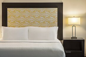 Holiday Inn Express & Suites Colorado Springs Central by IHG