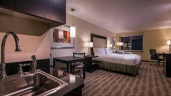 Holiday Inn Express & Suites Colorado Springs Central by IHG
