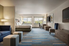 Holiday Inn Express & Suites Colorado Springs Central by IHG