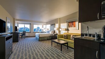 Holiday Inn Express & Suites Colorado Springs Central by IHG