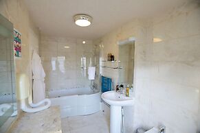 Bryn Woodlands House