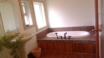 Harrison Hammond House Farmstay