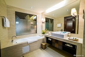 Olalani Resort and Condotel