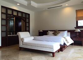 Olalani Resort and Condotel