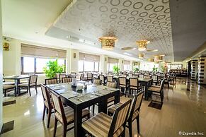 Olalani Resort and Condotel