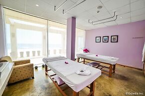 Olalani Resort and Condotel