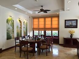 Olalani Resort and Condotel