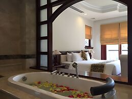 Olalani Resort and Condotel