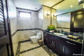 Olalani Resort and Condotel