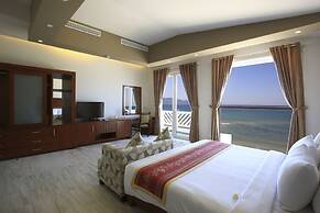 Olalani Resort and Condotel