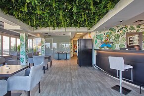 Athens Way Pop Art Hotel